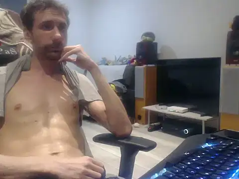 Snapshot of LoyalDoggie chatting on June 2026 07:12:01 PM LoyalDoggie online show from June 2026 07:12:01 PM