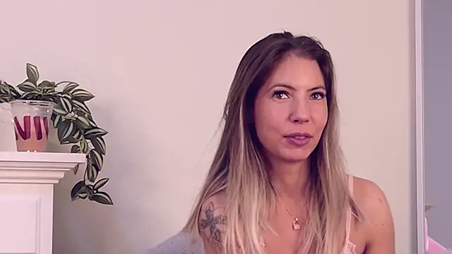 CassieMiles online show from November 2025 04:06:02 AM