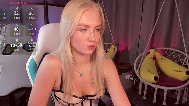 Snapshot of TessaGrays chatting on October 2025 08:36:02 AM TessaGrays online show from October 2025 08:36:02 AM