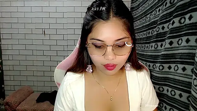 pinay old lover online show from November 2025 06:23:02 AM
