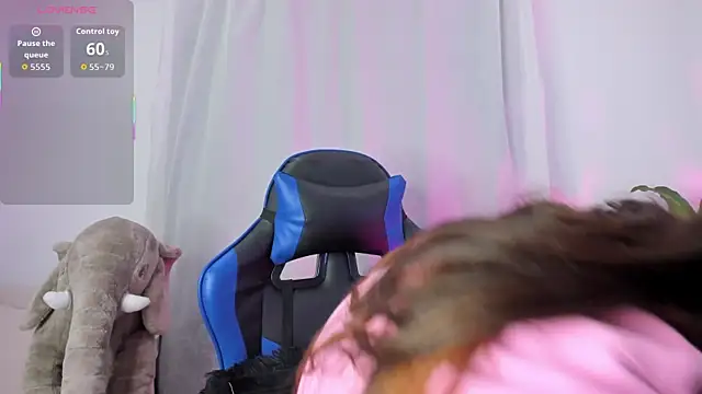 aleaa x online show from November 2025 02:26:01 AM