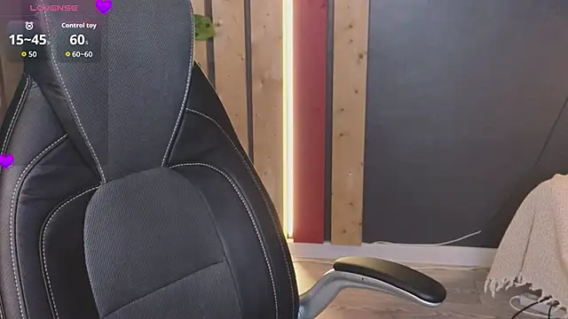 Snapshot of slow_flower chatting on November 2025 12:08:02 PM slow flower online show from November 2025 12:08:02 PM