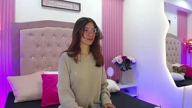 MarinetteLux online show from March 2026 08:37:01 PM