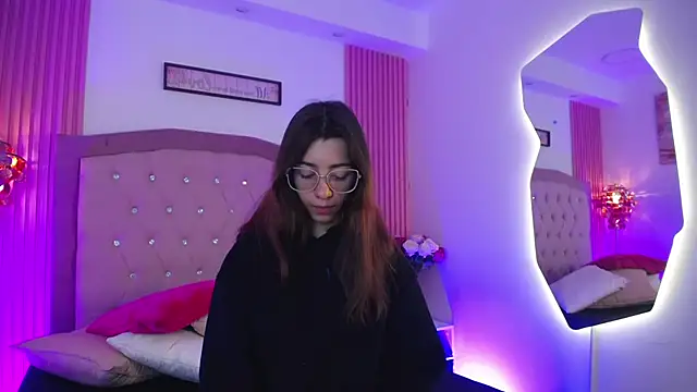 MarinetteLux online show from March 2026 07:41:02 PM