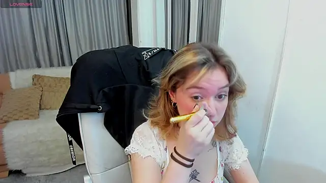 Lucia Copper online show from December 2025 11:59:01 AM