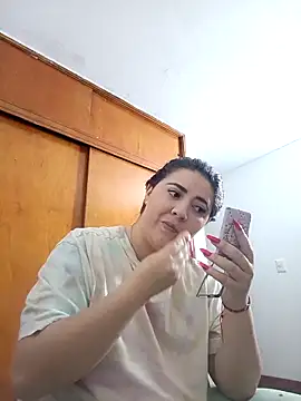 Snapshot of saraaa__ chatting on October 2025 03:02:02 AM saraaa   online show from October 2025 03:02:02 AM