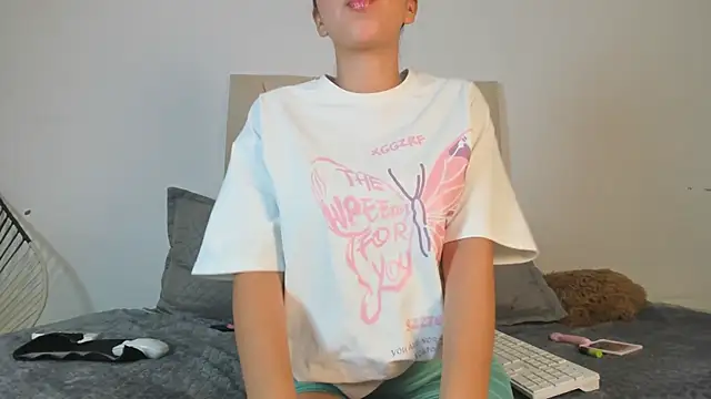 Ainoa Pink online show from November 2025 07:46:02 PM