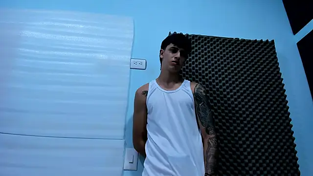 Snapshot of Liam_Brookss chatting on November 2025 12:21:01 AM Liam Brookss online show from November 2025 12:21:01 AM