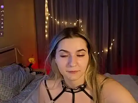 Snapshot of cutieblush chatting on November 2025 11:39:02 PM cutieblush online show from November 2025 11:39:02 PM