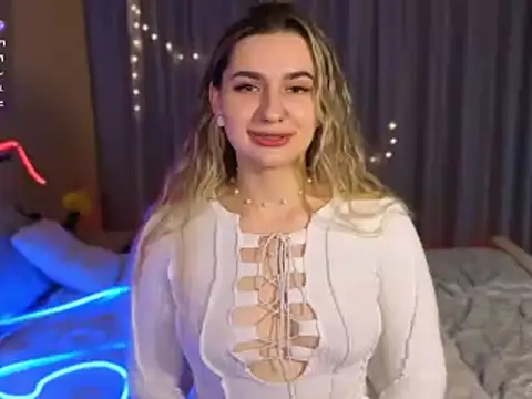 Snapshot of cutieblush chatting on December 2025 07:53:01 PM cutieblush online show from December 2025 07:53:01 PM