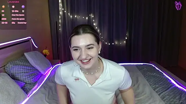 Snapshot of cutieblush chatting on December 2025 11:24:01 PM cutieblush online show from December 2025 11:24:01 PM