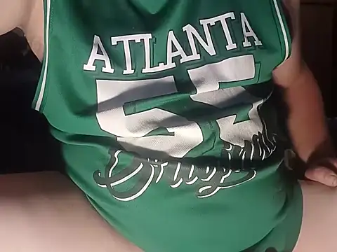 Snapshot of macKnd chatting on October 2025 06:41:02 PM macKnd online show from October 2025 06:41:02 PM