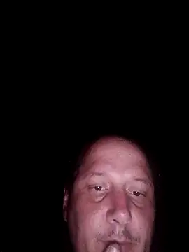 Snapshot of macKnd chatting on October 2025 11:50:04 PM macKnd online show from October 2025 11:50:04 PM