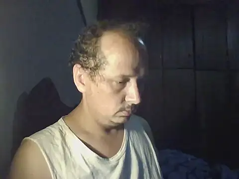 Snapshot of macKnd chatting on December 2025 08:17:01 PM macKnd online show from December 2025 08:17:01 PM