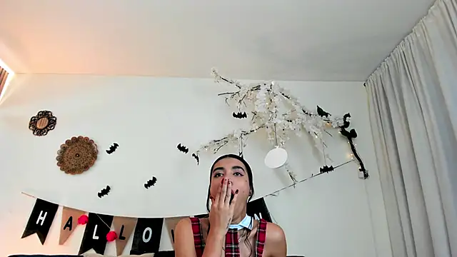 cloe taylor   online show from October 2025 03:47:02 AM