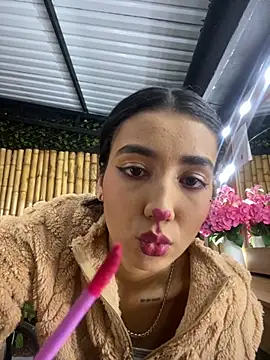 cloe taylor   online show from November 2025 03:19:01 AM