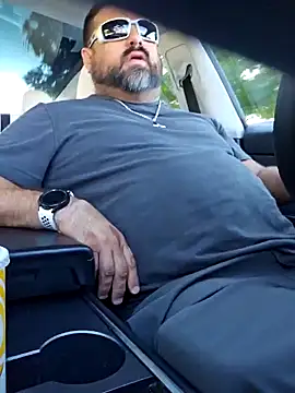 Roddog18 online show from October 2025 09:37:01 PM