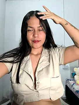 Snapshot of Nadia_hasbun chatting on October 2025 12:30:01 PM Nadia hasbun online show from October 2025 12:30:01 PM