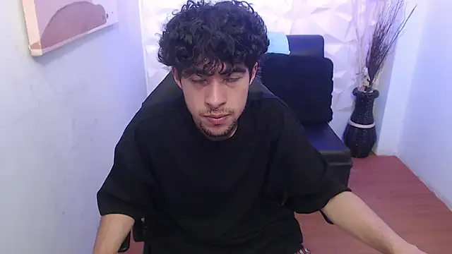 Snapshot of Liil_boy chatting on October 2025 03:56:01 AM Liil boy online show from October 2025 03:56:01 AM