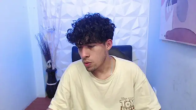 Snapshot of Liil_boy chatting on October 2025 03:58:02 AM Liil boy online show from October 2025 03:58:02 AM