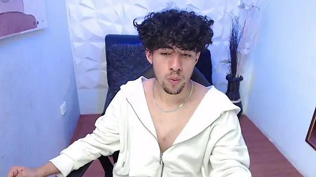 Snapshot of Liil_boy chatting on November 2025 03:27:02 AM Liil boy online show from November 2025 03:27:02 AM