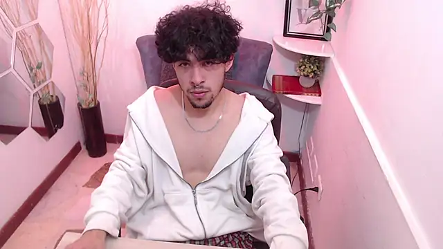 Snapshot of Liil_boy chatting on November 2025 03:40:01 AM Liil boy online show from November 2025 03:40:01 AM