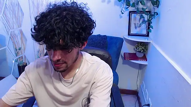 Snapshot of Liil_boy chatting on November 2025 03:30:01 AM Liil boy online show from November 2025 03:30:01 AM