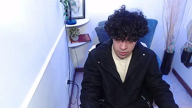 Snapshot of Liil_boy chatting on December 2025 03:34:01 AM Liil boy online show from December 2025 03:34:01 AM