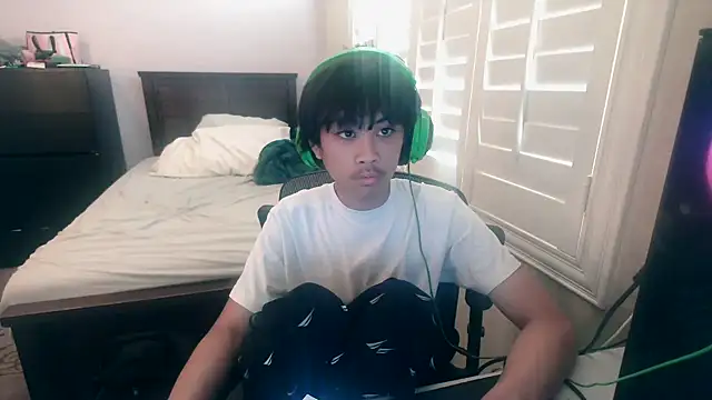 Snapshot of youngasianboy2007 chatting on October 2025 04:20:02 PM youngasianboy2007 online show from October 2025 04:20:02 PM