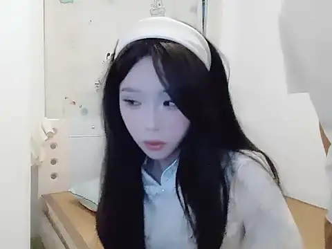 xiaoyazi1358 online show from October 2025 12:03:01 PM