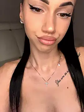 Snapshot of ilariea_girl chatting on January 2026 09:09:01 PM ilariea girl online show from January 2026 09:09:01 PM