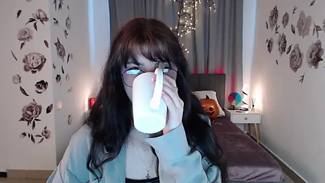 MileyRood online show from November 2025 11:27:02 PM