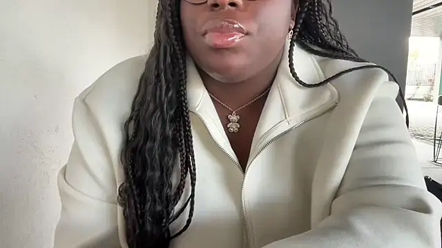 nanaisbackk online show from December 2025 09:59:01 AM