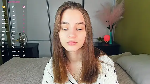 JinnyMcie online show from April 2026 10:01:02 AM