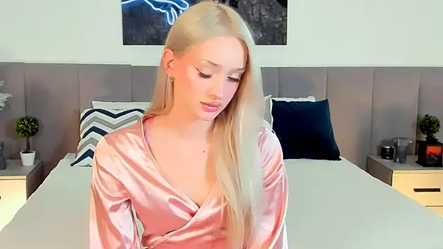 Snapshot of SugarWhisper chatting on November 2025 03:05:02 PM SugarWhisper online show from November 2025 03:05:02 PM