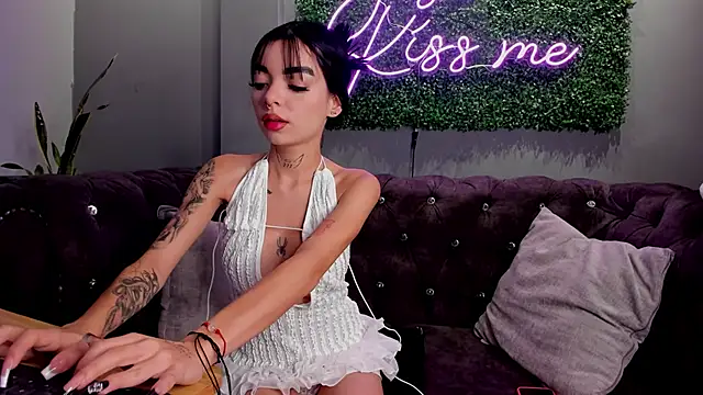 scarlettvelvet  online show from November 2025 01:42:02 PM