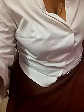 Snapshot of Tamil_Ammani chatting on January 2026 04:56:02 PM Tamil Ammani online show from January 2026 04:56:02 PM