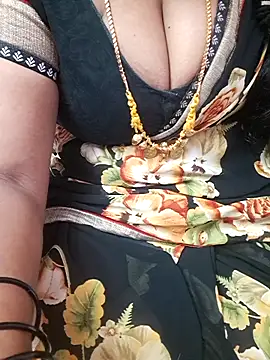 Snapshot of Tamil_Ammani chatting on January 2026 07:11:01 PM Tamil Ammani online show from January 2026 07:11:01 PM