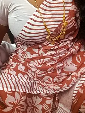 Snapshot of Tamil_Ammani chatting on February 2026 03:56:02 PM Tamil Ammani online show from February 2026 03:56:02 PM