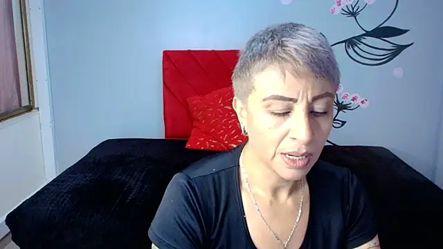 Snapshot of Charlotte__Gray chatting on October 2025 12:22:02 PM Charlotte Gray online show from October 2025 12:22:02 PM