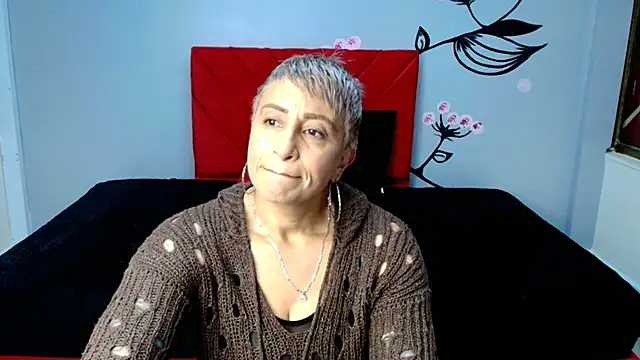 Snapshot of Charlotte__Gray chatting on October 2025 12:18:02 PM Charlotte Gray online show from October 2025 12:18:02 PM