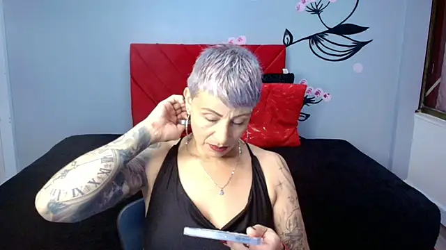 Snapshot of Charlotte__Gray chatting on November 2025 12:27:02 PM Charlotte Gray online show from November 2025 12:27:02 PM