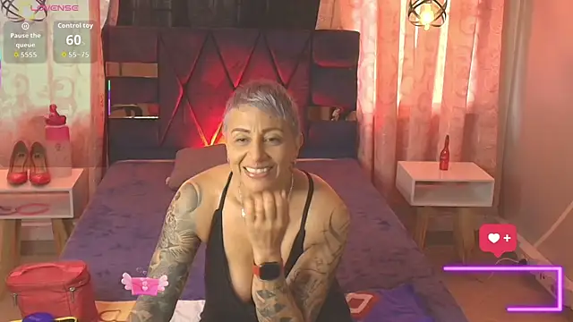 Snapshot of Charlotte__Gray chatting on November 2025 12:48:01 PM Charlotte Gray online show from November 2025 12:48:01 PM