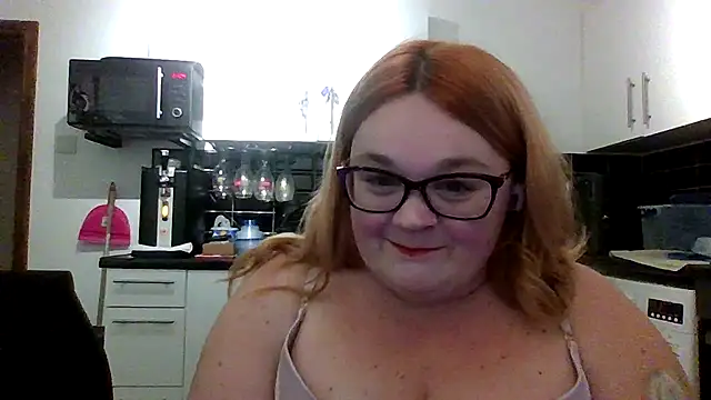 Snapshot of Curvy-AmyX chatting on October 2025 08:20:01 PM Curvy-AmyX online show from October 2025 08:20:01 PM