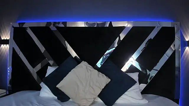 MeganR  online show from March 2026 03:12:02 AM