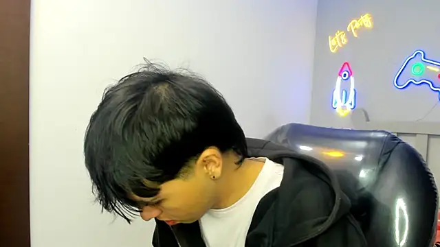 StiwenTwink online show from October 2025 01:42:02 PM