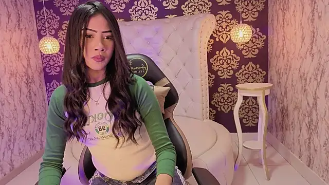 Mia Stonnes online show from October 2025 12:49:02 PM