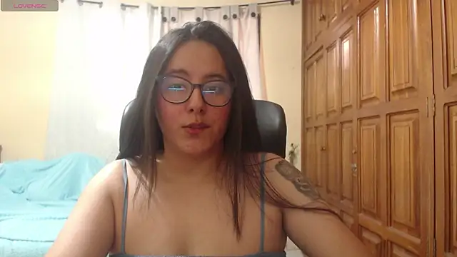 Venus cat  online show from June 2026 06:45:01 PM