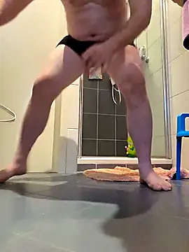 hot-brabo online show from October 2025 12:04:02 PM