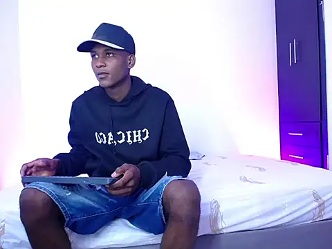 Snapshot of TITAN_SEX333 chatting on October 2025 10:40:01 PM TITAN SEX333 online show from October 2025 10:40:01 PM